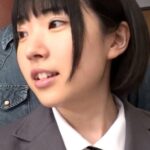 【20歳の美○女とホテルで制服コスプレSEX!うぶなあそこに大量中出し!】
